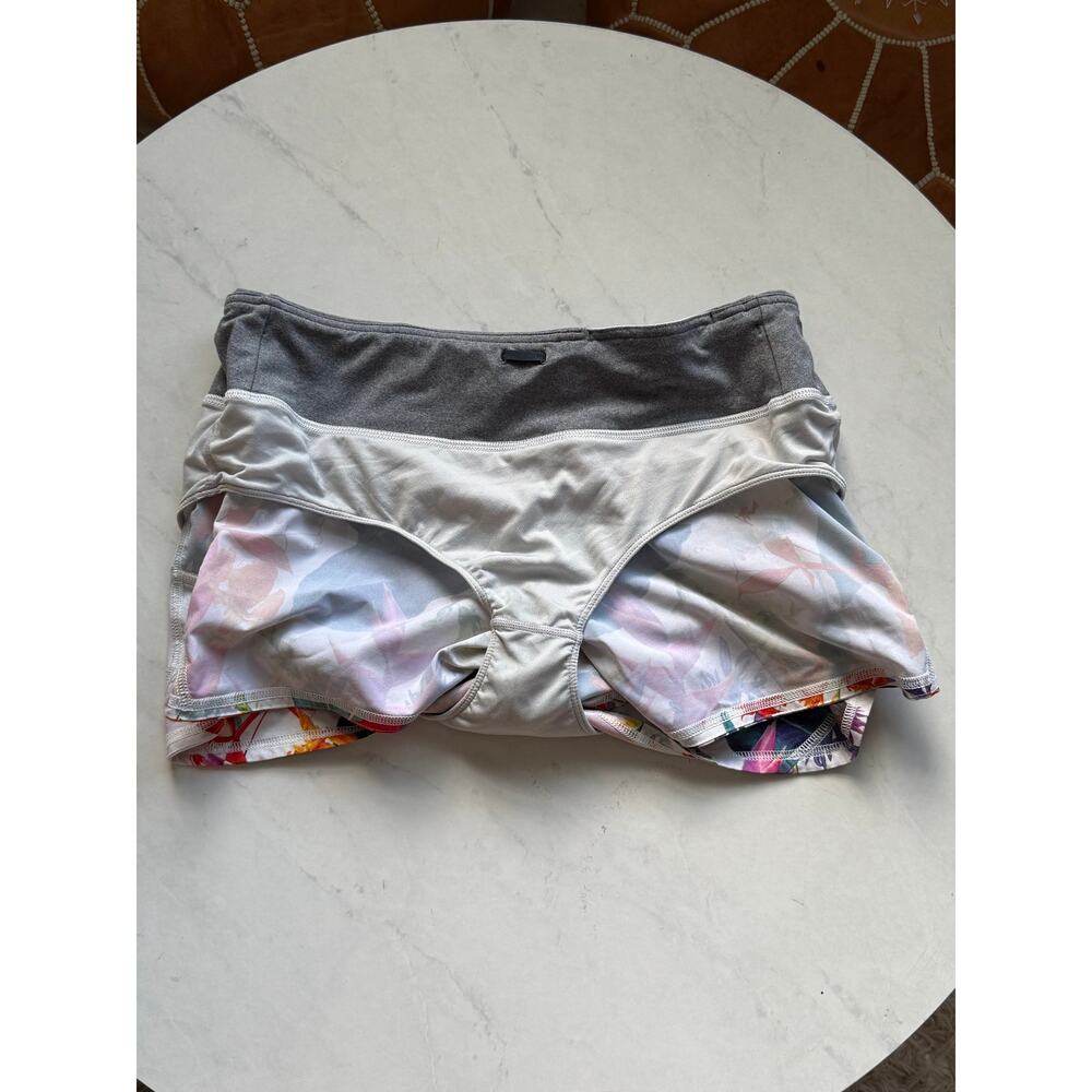 Athleta Ready Set Go Shorts Tropical Lilies Floral Running Shorts Medium - Picture 8 of 10